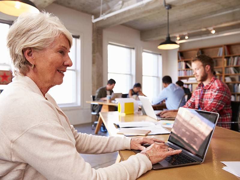 Formação à Medida para Empresas: Como Adaptamos Cursos às Necessidades Reais